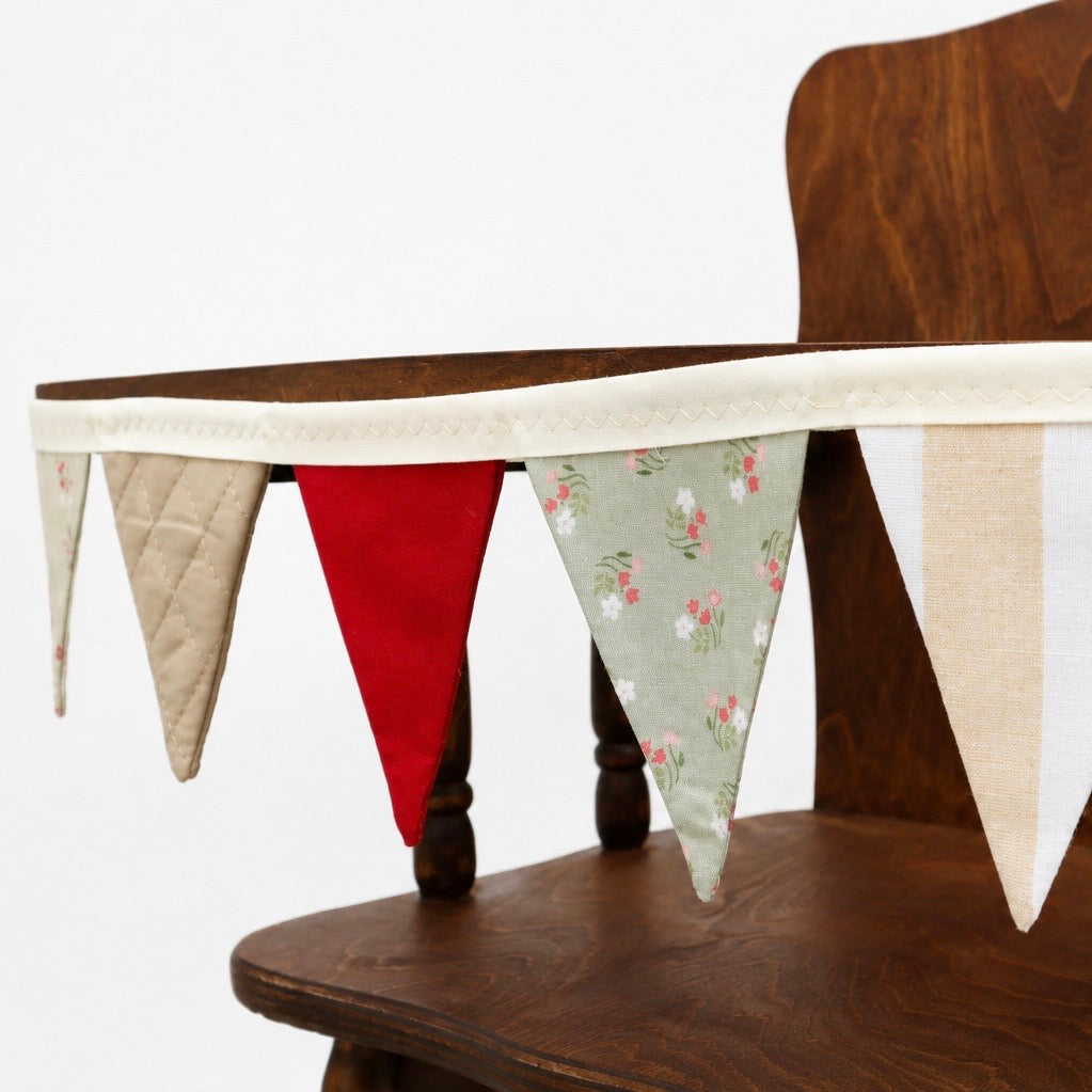Banderole pour chaise haute - 5 fanions - Petites fleurs